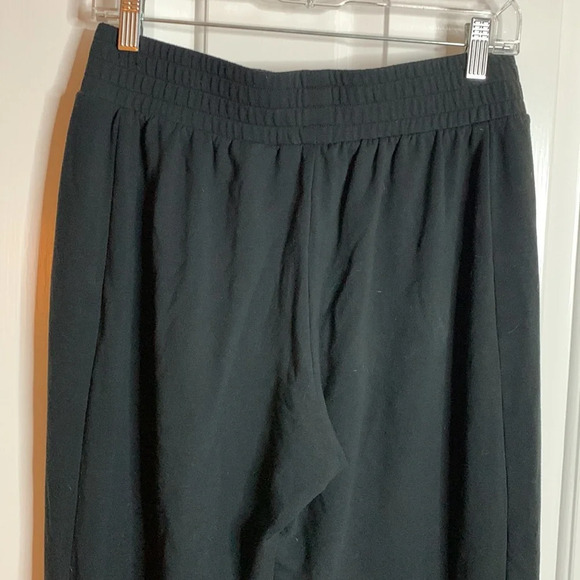 EUC women’s NIKE DRI-FIT pullon black cropped pants size medium - Picture 6 of 8